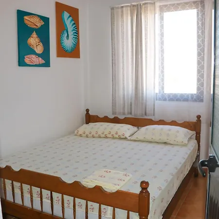 Green Villa בית הארחה Velipojë