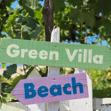Green Villa בית הארחה *
